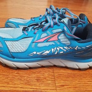 Altra Lone Peak 3.5 size 7.5 - WORN ONCE, LIKE NEW
